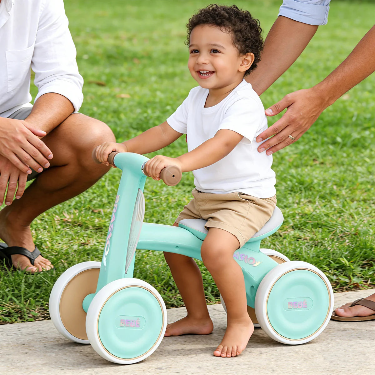 Bicicleta De Equilíbrio Infantil Andador Sem Pedal 4 Rodas Brastoy
