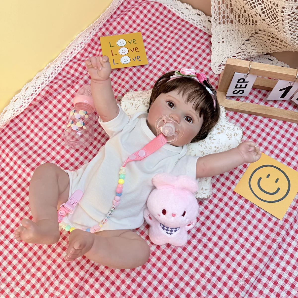 Boneca Bebê Reborn Realista Silicone Conjunto de Roupa Chupeta Mamadeira e Pelúcia Pode Dar Banho Roupa