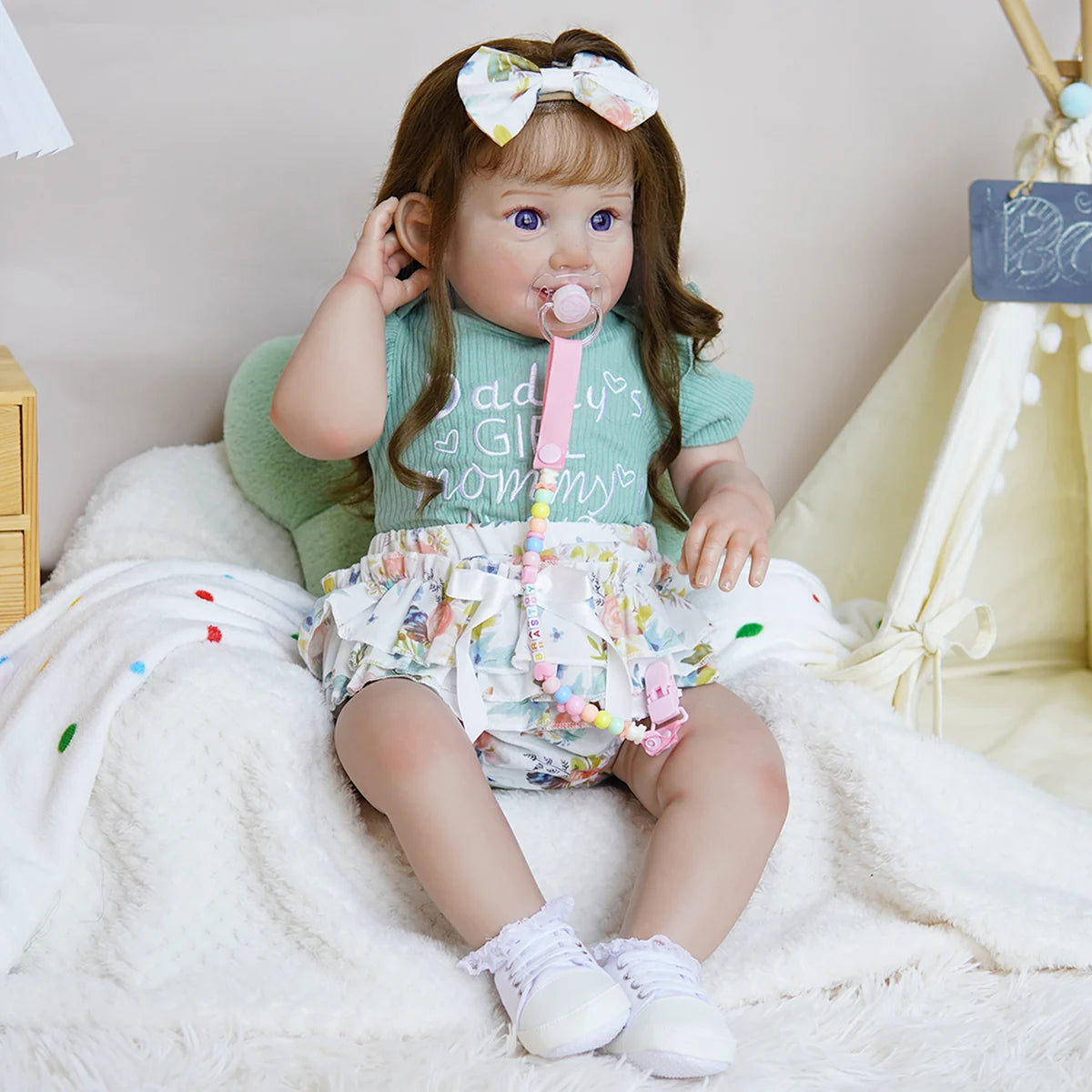 Boneca Bebê Reborn Corpo de Tecido 65cm Conjunto de Roupa Mamadeira Chupeta Brastoy