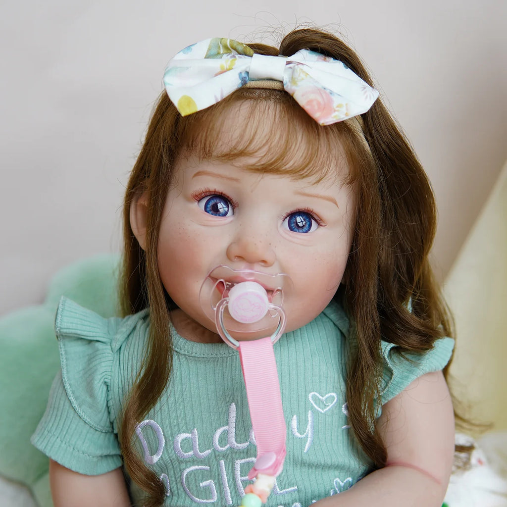 Boneca Bebê Reborn Corpo de Tecido 65cm Conjunto de Roupa Mamadeira Chupeta Brastoy