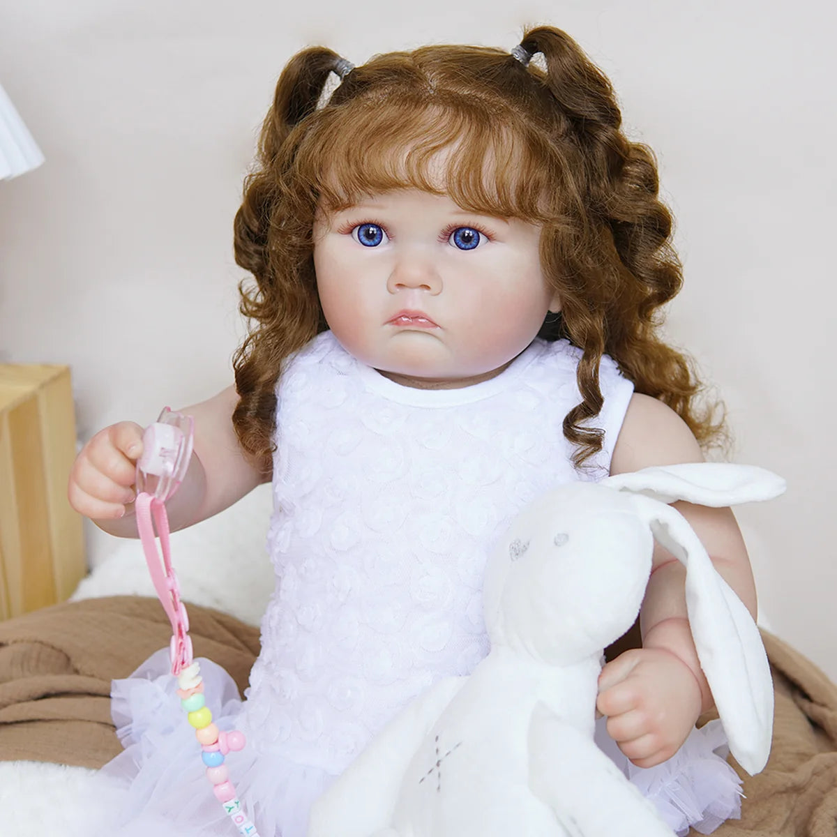 Boneca Bebê Reborn Corpo de Tecido 60cm Conjunto de Roupa Mamadeira Chupeta Brastoy