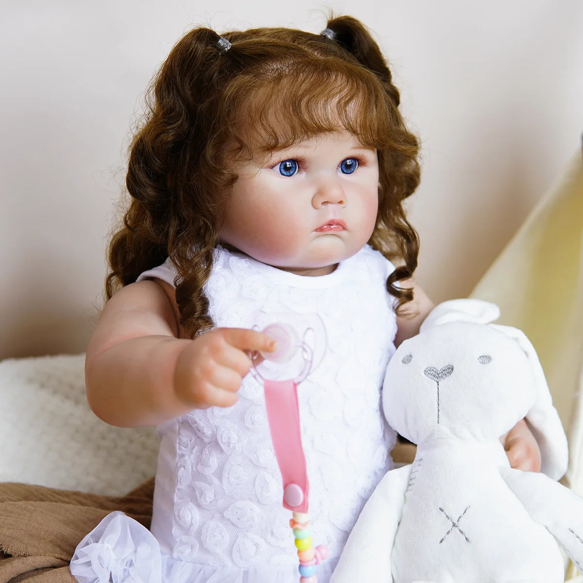 Boneca Bebê Reborn Corpo de Tecido 60cm Conjunto de Roupa Mamadeira Chupeta Brastoy