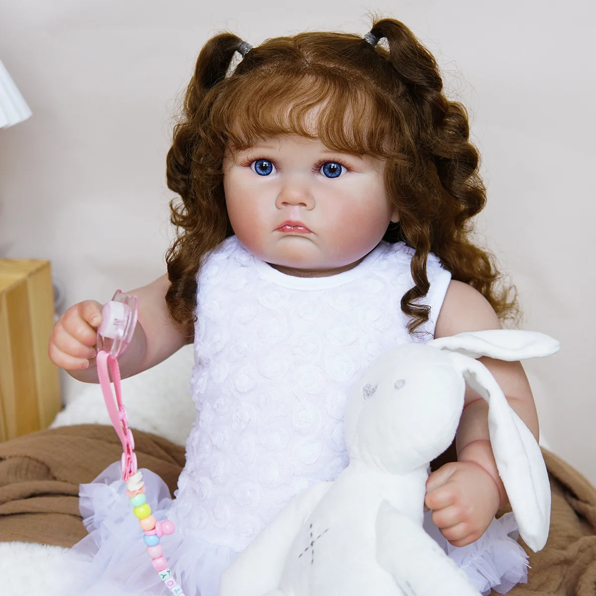 Boneca Bebê Reborn Corpo de Tecido 60cm Conjunto de Roupa Mamadeira Chupeta Brastoy