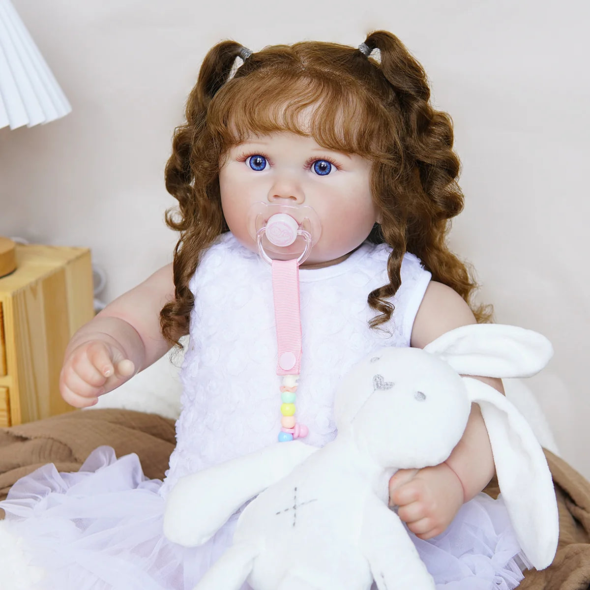 Boneca Bebê Reborn Corpo de Tecido 60cm Conjunto de Roupa Mamadeira Chupeta Brastoy