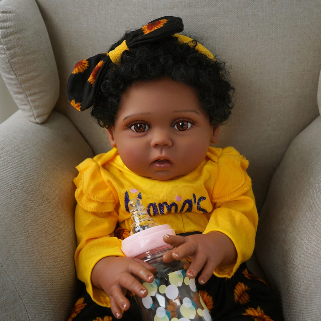 Boneca Bebê Reborn Negra Brastoy Silicone Realista 48cm Kit Acessórios Conjunto Roupa Mamadeira Chupeta Pelúcia Fralda Certidão