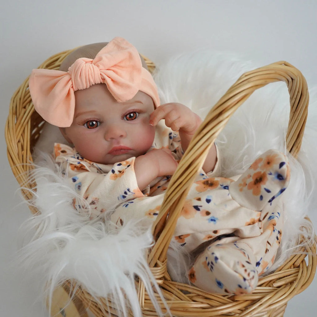 Boneca Bebê Reborn Realista Brastoy Original 48cm Silicone Kit Conjunto de Roupa Mamadeira Chupeta Certidão Fralda e Pelúcia