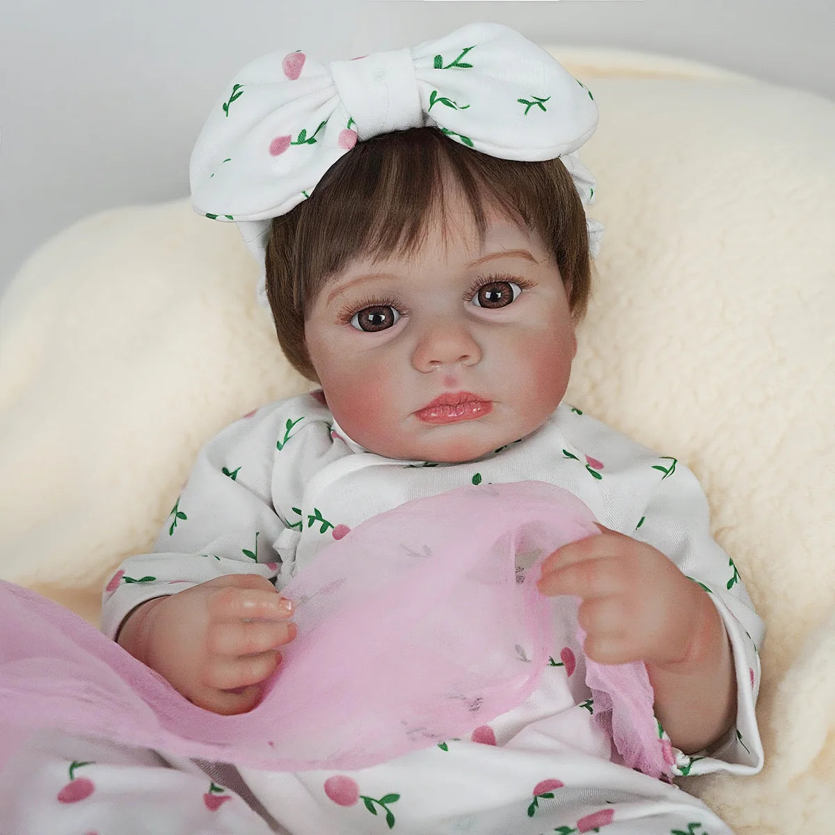 Boneca Bebê Reborn Silicone Realista 48cm Original Kit Acessórios Conjunto Roupa Mamadeira Chupeta Pelúcia Fralda Certidão