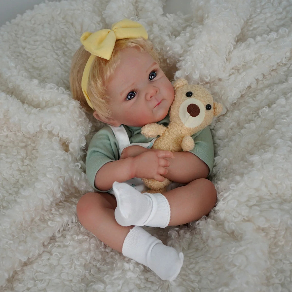 Boneca Bebê Reborn Silicone Realista 48cm Original Kit Acessórios Conjunto Roupa Mamadeira Chupeta Pelúcia Fralda Certidão