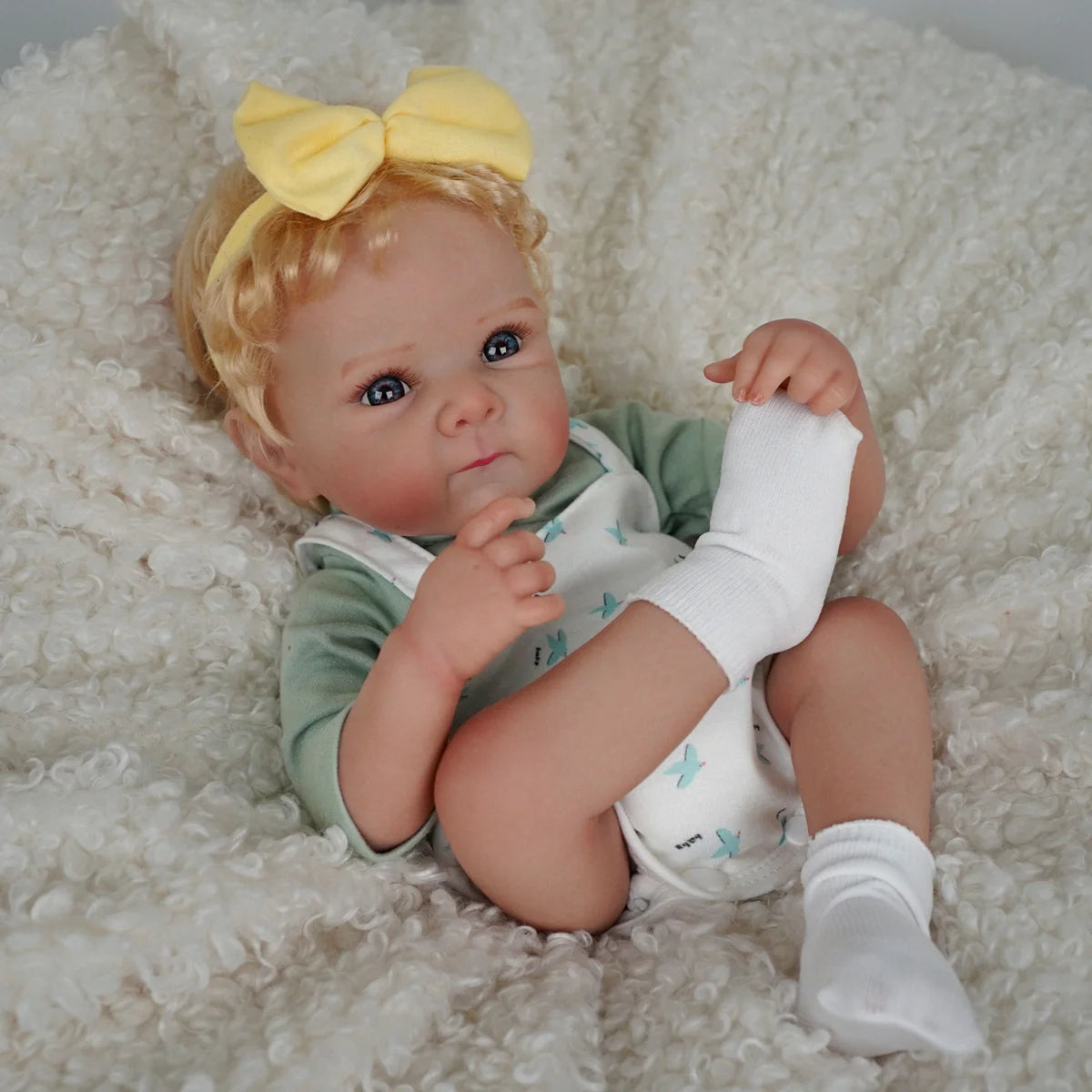 Boneca Bebê Reborn Silicone Realista 48cm Original Kit Acessórios Conjunto Roupa Mamadeira Chupeta Pelúcia Fralda Certidão