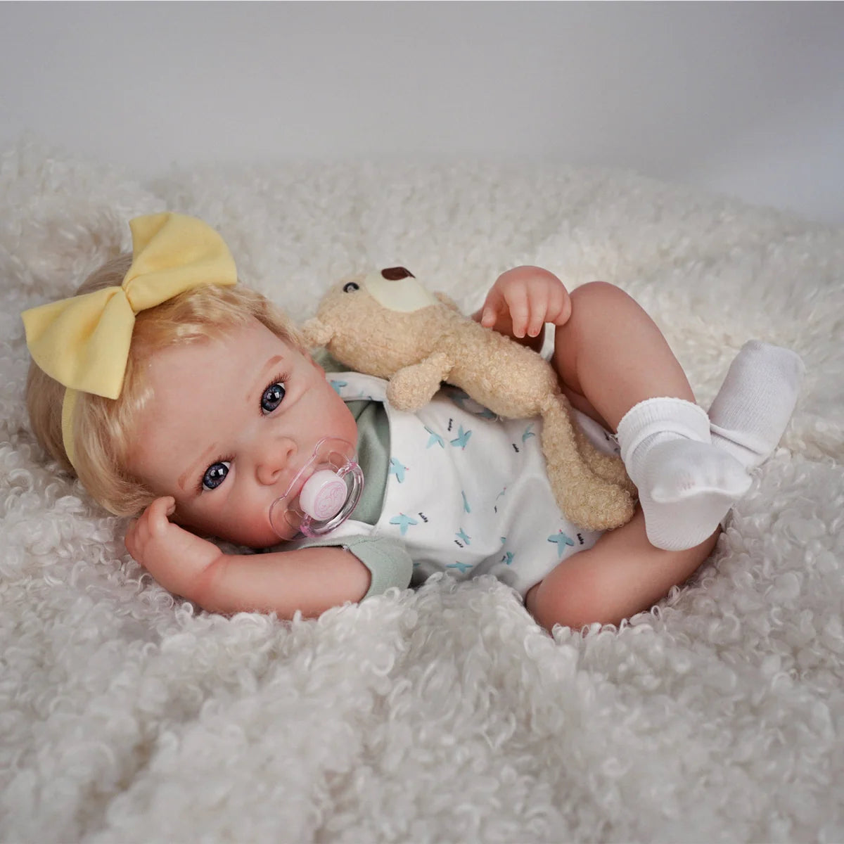Boneca Bebê Reborn Silicone Realista 48cm Original Kit Acessórios Conjunto Roupa Mamadeira Chupeta Pelúcia Fralda Certidão
