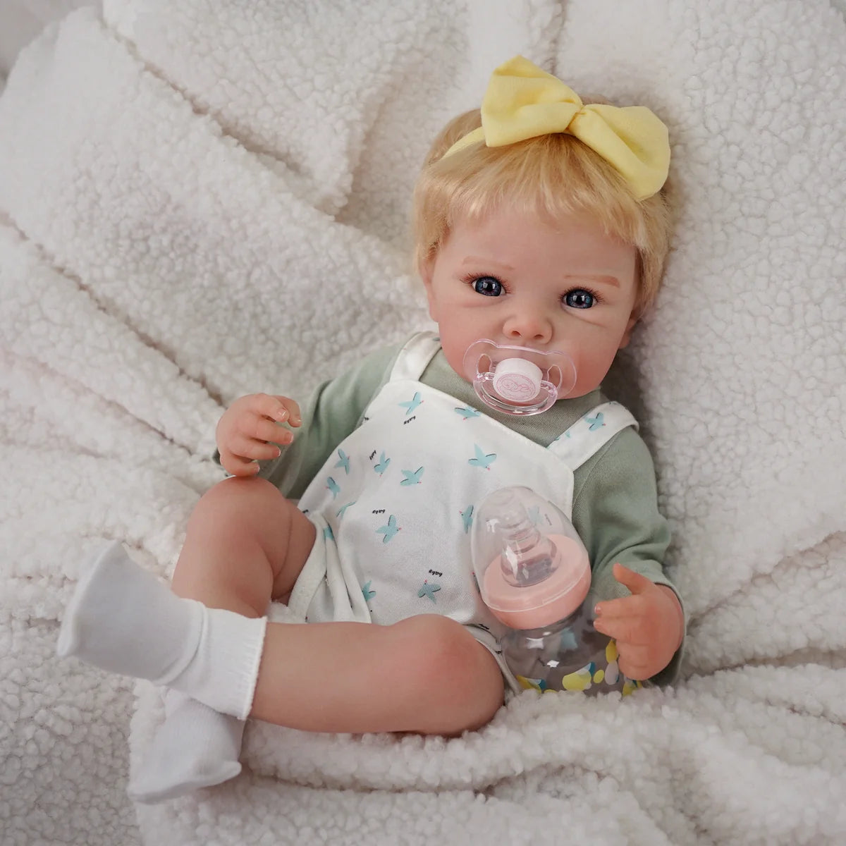 Boneca Bebê Reborn Silicone Realista 48cm Original Kit Acessórios Conjunto Roupa Mamadeira Chupeta Pelúcia Fralda Certidão