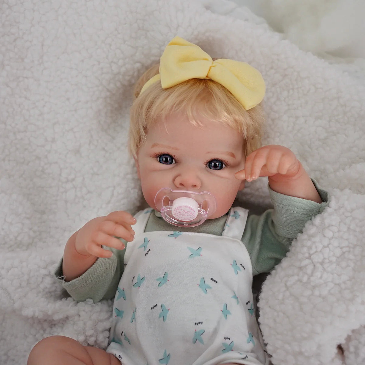 Boneca Bebê Reborn Silicone Realista 48cm Original Kit Acessórios Conjunto Roupa Mamadeira Chupeta Pelúcia Fralda Certidão