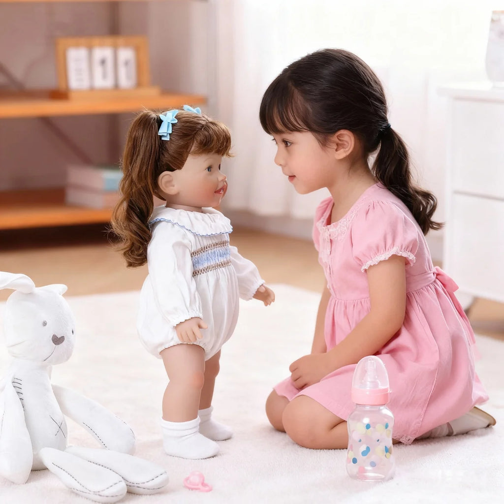 Boneca Bebê Reborn Brastoy Realista 60cm Silicone Conjunto de Roupa Chupeta Mamadeira Fralda Certidão e Pelúcia