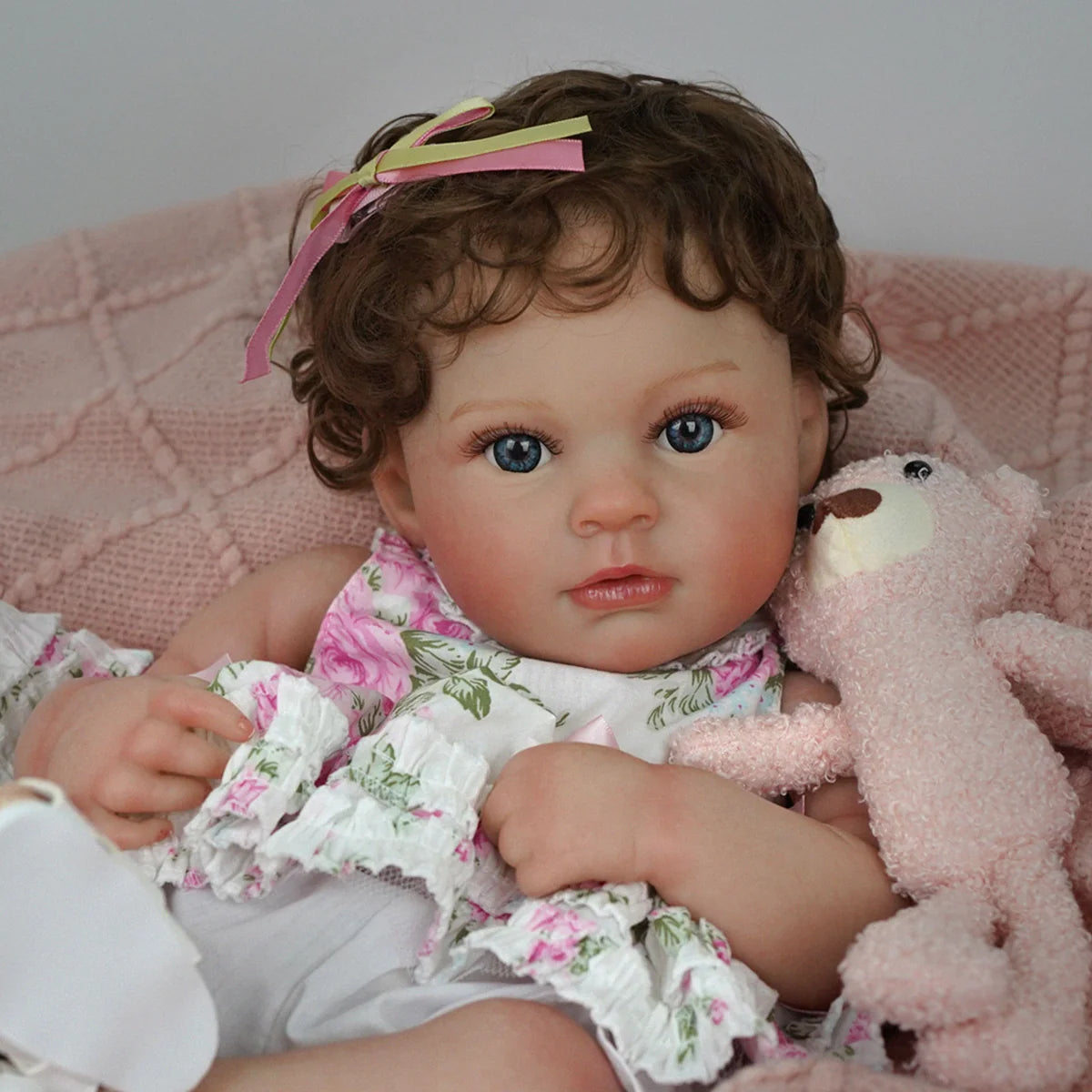 Bebê Reborn Boneca Corpo de silicone Pode Dar Banho 48cm Conjunto de Roupa Chupeta Mamadeira Fralda Certidão e Pelúcia Brastoy
