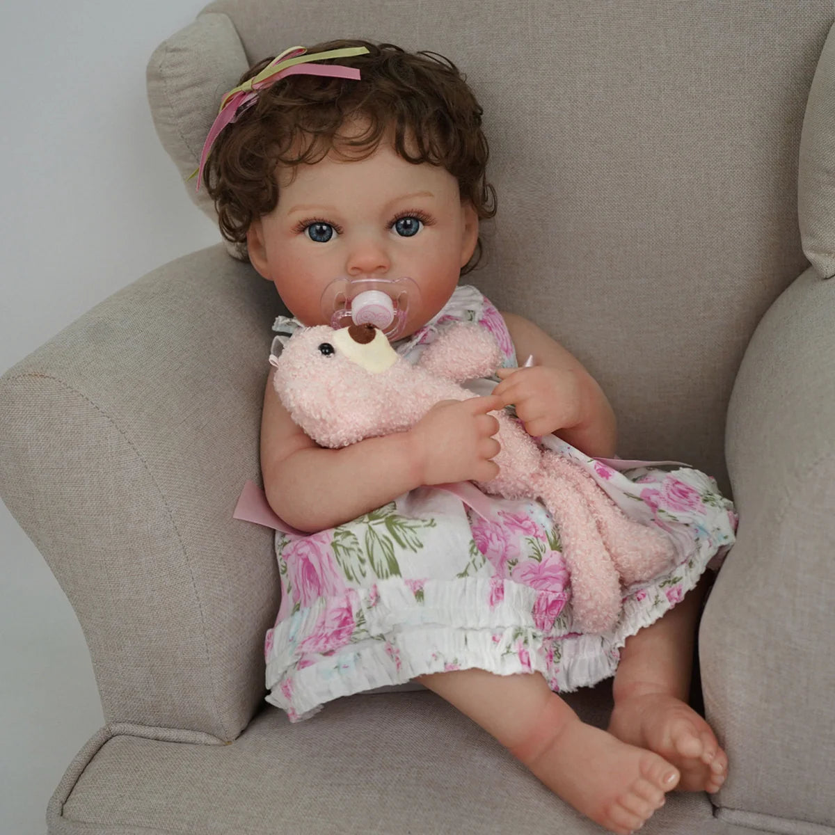 Bebê Reborn Boneca Corpo de silicone Pode Dar Banho 48cm Conjunto de Roupa Chupeta Mamadeira Fralda Certidão e Pelúcia Brastoy