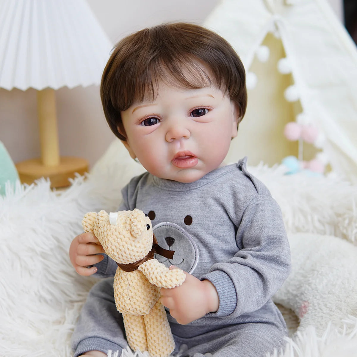 Boneco Bebê Reborn Brastoy Silicone Realista 48cm Kit Acessórios Conjunto Roupa Mamadeira Chupeta Pelúcia Fralda Certidão