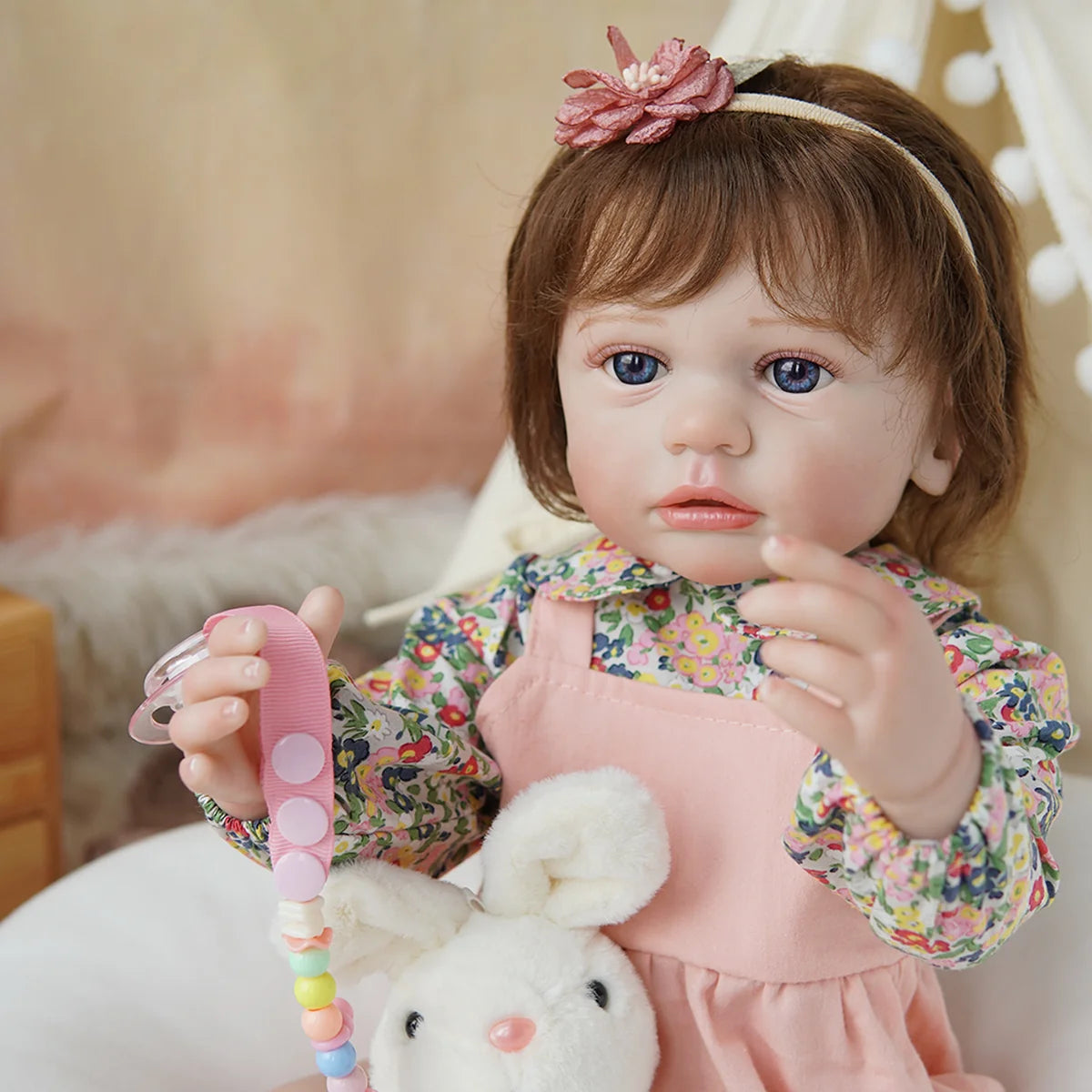 Boneca Bebê Reborn Brastoy Realista Silicone 55cm Conjunto de Roupa Chupeta Mamadeira e Pelúcia Pode Dar Banho Roupa
