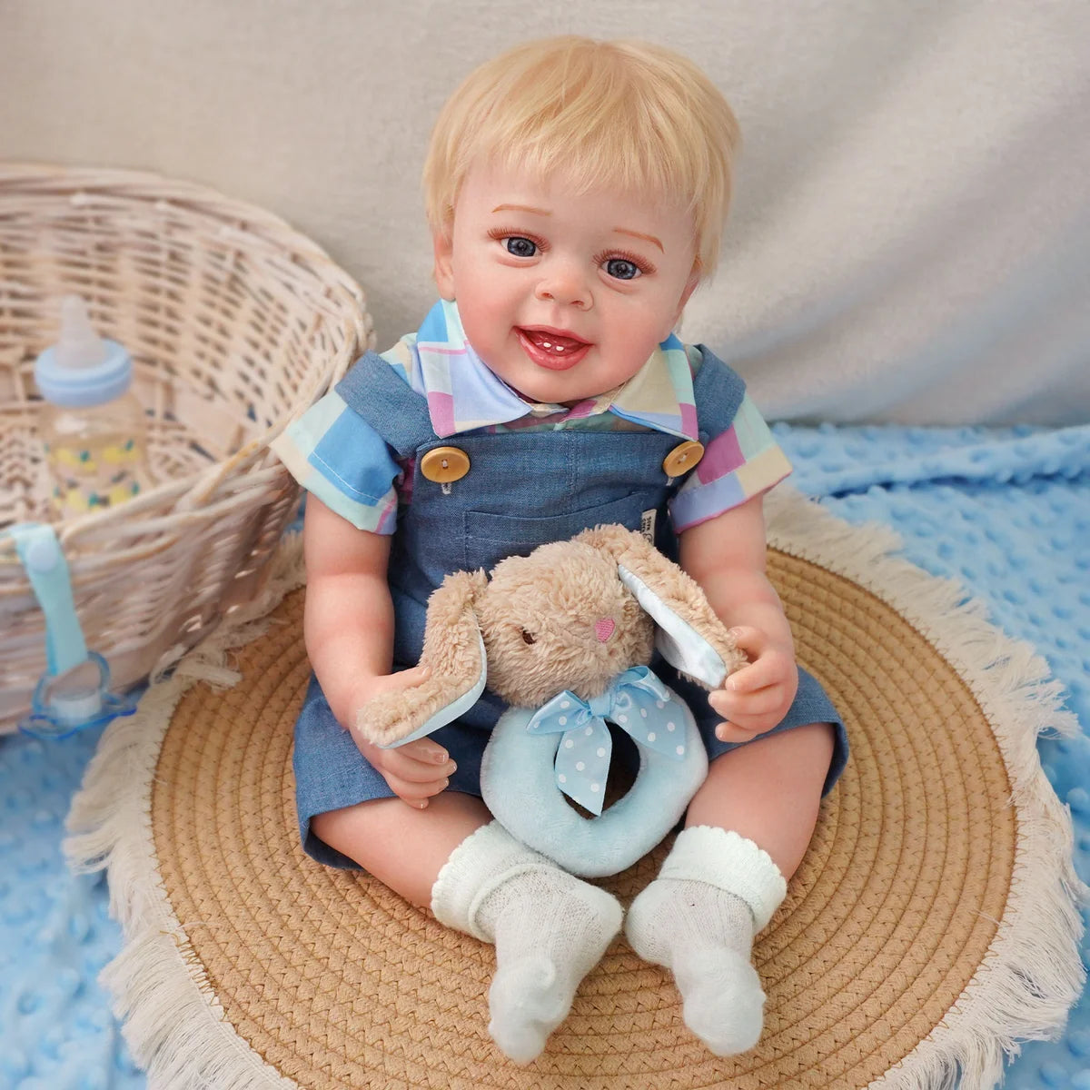 Boneco Bebê Reborn Brastoy Realista Silicone 55cm Conjunto de Roupa Chupeta Mamadeira e Pelúcia Pode Dar Banho Roupa