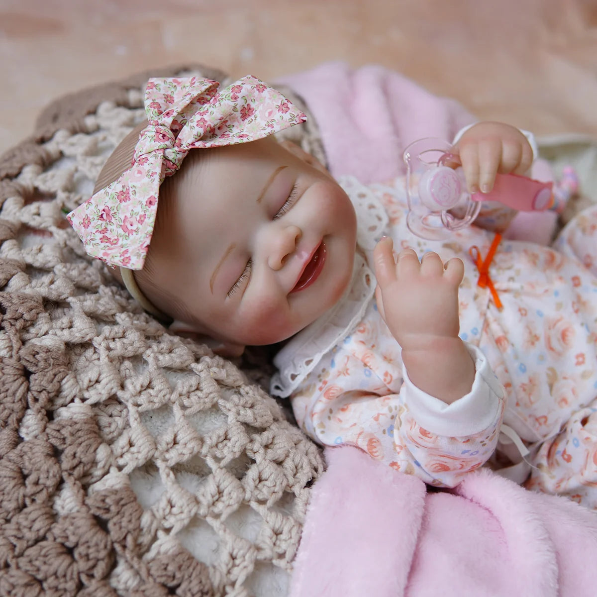 Boneca Bebê Reborn Brastoy Silicone Realista 55cm Kit Acessórios Conjunto Roupa Mamadeira Chupeta Pelúcia Fralda Certidão