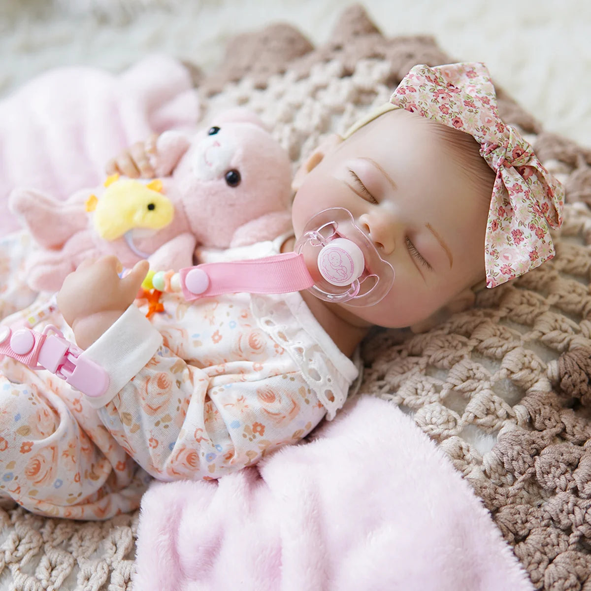 Boneca Bebê Reborn Brastoy Silicone Realista 55cm Kit Acessórios Conjunto Roupa Mamadeira Chupeta Pelúcia Fralda Certidão