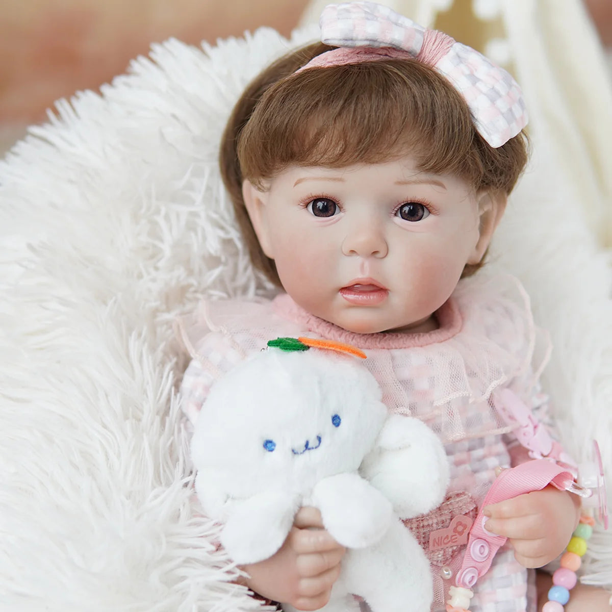 Boneca Bebê Reborn Brastoy Realista Silicone 48cm Conjunto de Roupa Chupeta Mamadeira e Pelúcia Pode Dar Banho Roupa