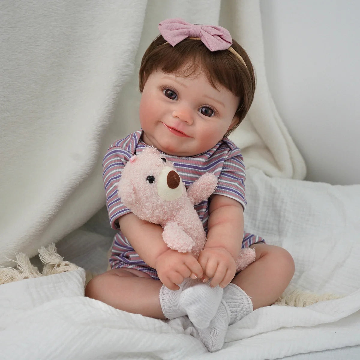 Bebê Reborn Boneca Realista Brastoy 48cm Boneca de Silicone Kit Conjunto de Roupa Chupeta Mamadeira e Pelúcia Original