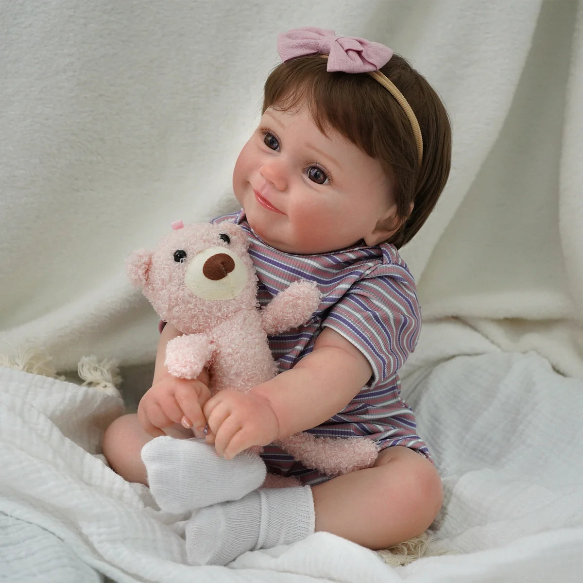 Bebê Reborn Boneca Realista Brastoy 48cm Boneca de Silicone Kit Conjunto de Roupa Chupeta Mamadeira e Pelúcia Original