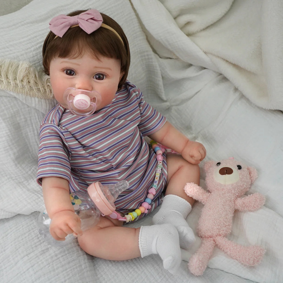 Bebê Reborn Boneca Realista Brastoy 48cm Boneca de Silicone Kit Conjunto de Roupa Chupeta Mamadeira e Pelúcia Original