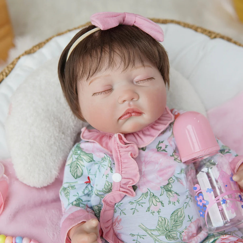 Boneca Bebê Reborn Brastoy Realista Silicone 48cm Conjunto de Roupa Chupeta Mamadeira e Pelúcia Pode Dar Banho Roupa