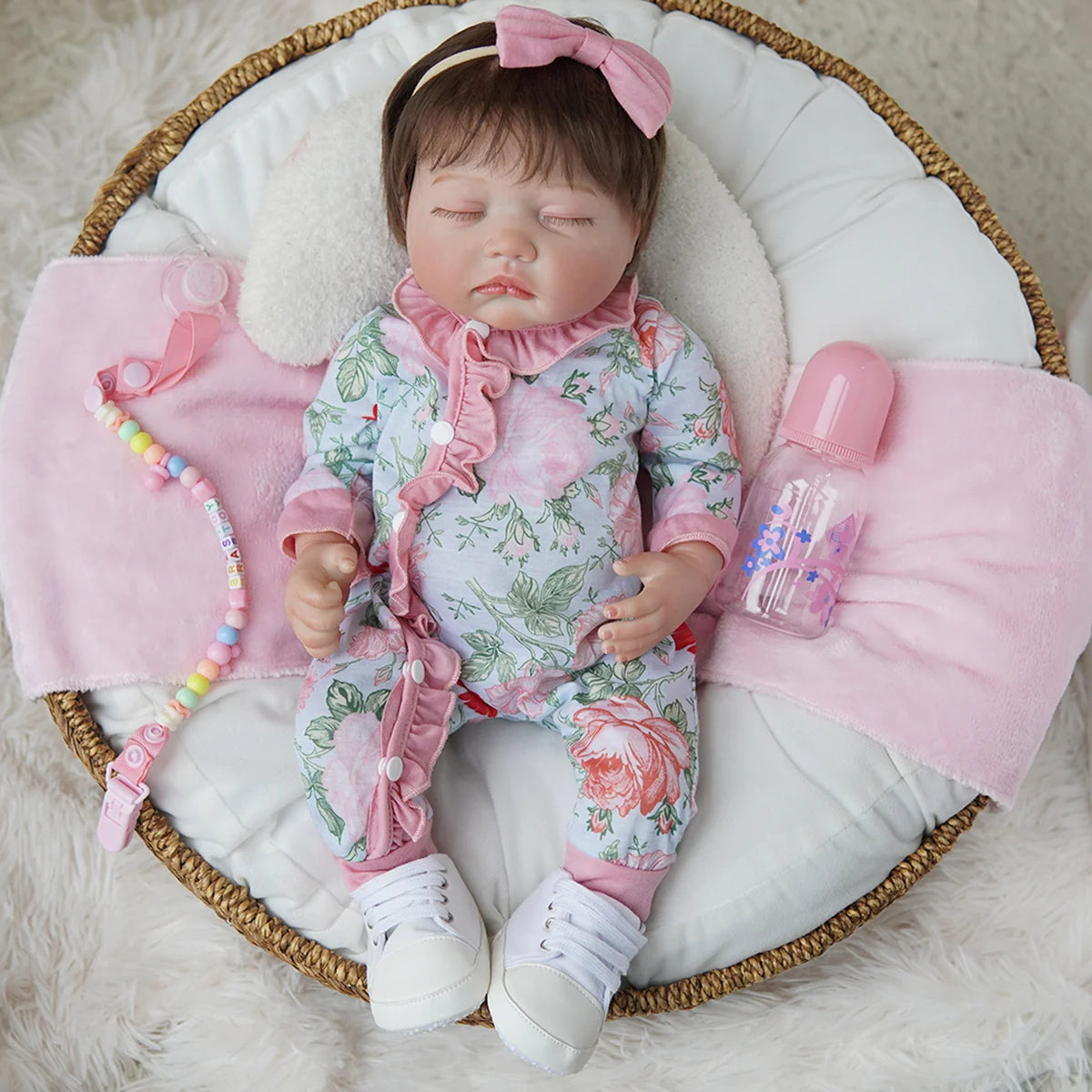Boneca Bebê Reborn Brastoy Realista Silicone 48cm Conjunto de Roupa Chupeta Mamadeira e Pelúcia Pode Dar Banho Roupa