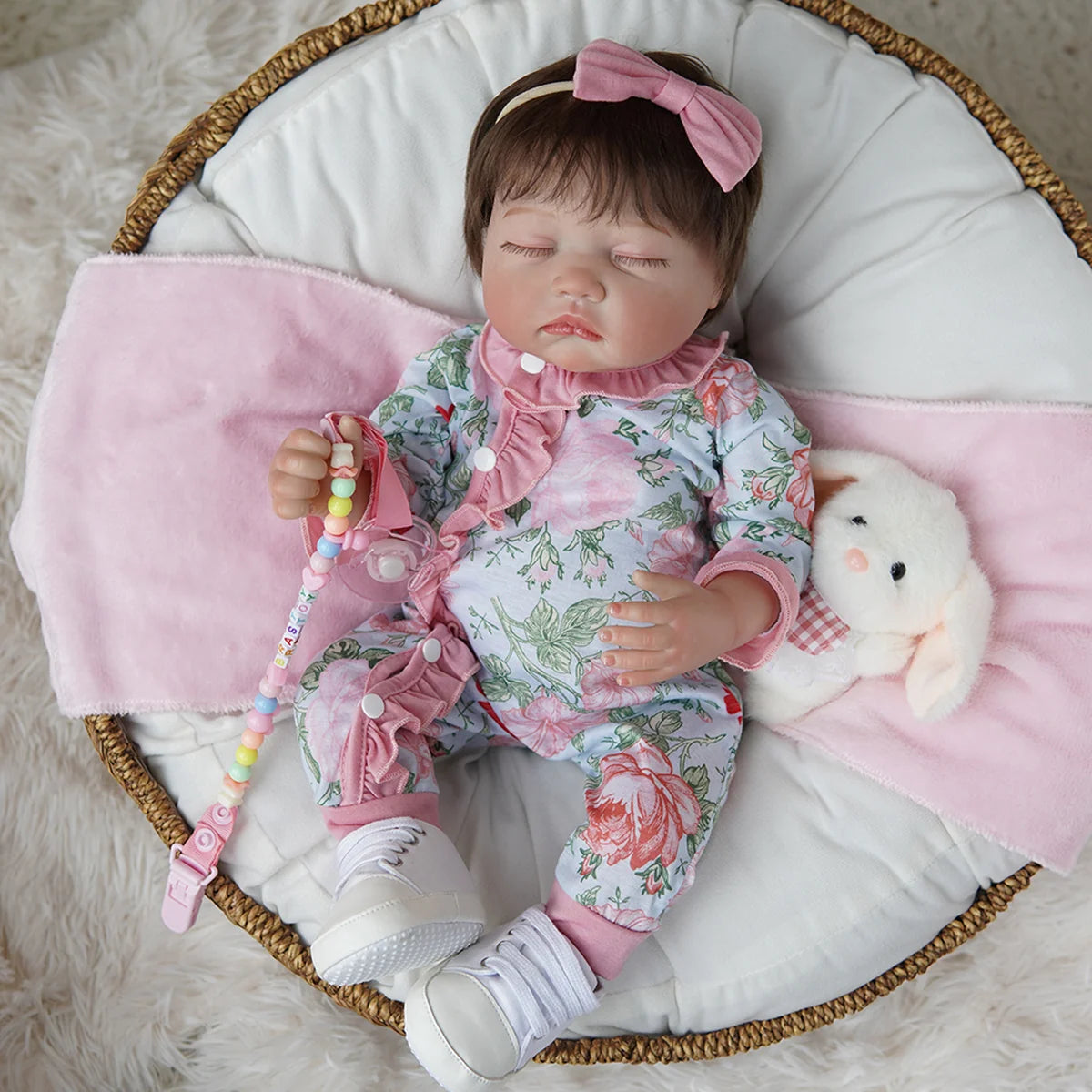 Boneca Bebê Reborn Brastoy Realista Silicone 48cm Conjunto de Roupa Chupeta Mamadeira e Pelúcia Pode Dar Banho Roupa