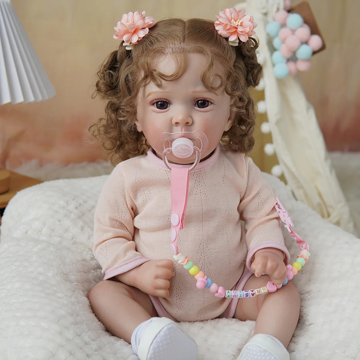 Boneca Bebê Reborn Brastoy Realista Silicone 48cm Conjunto de Roupa Chupeta Mamadeira e Pelúcia Pode Dar Banho Roupa