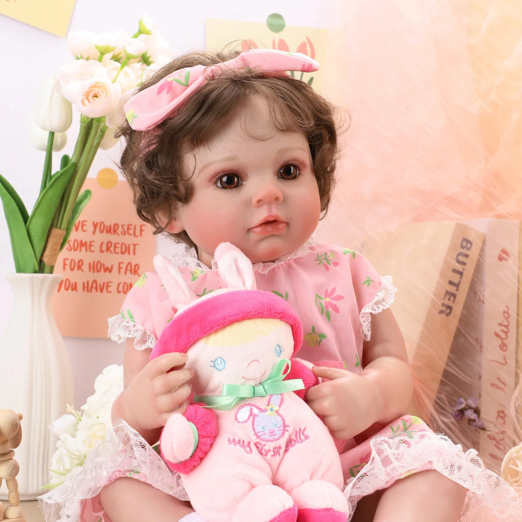 Boneca Bebê Reborn Brastoy Realista Silicone 48cm Conjunto de Roupa Chupeta Mamadeira e Pelúcia Pode Dar Banho Roupa
