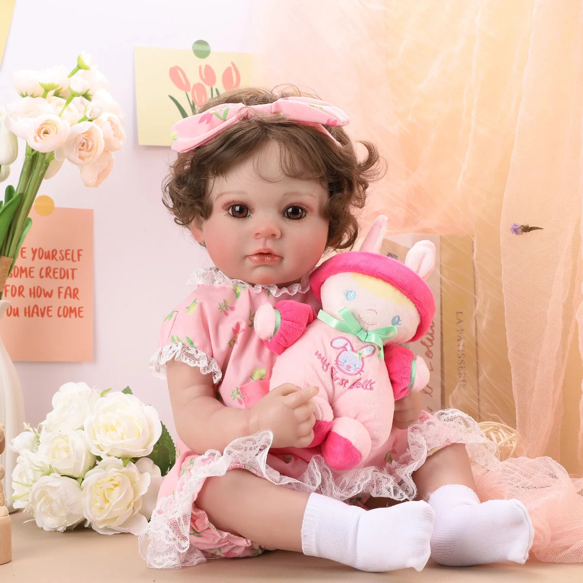 Boneca Bebê Reborn Brastoy Realista Silicone 48cm Conjunto de Roupa Chupeta Mamadeira e Pelúcia Pode Dar Banho Roupa
