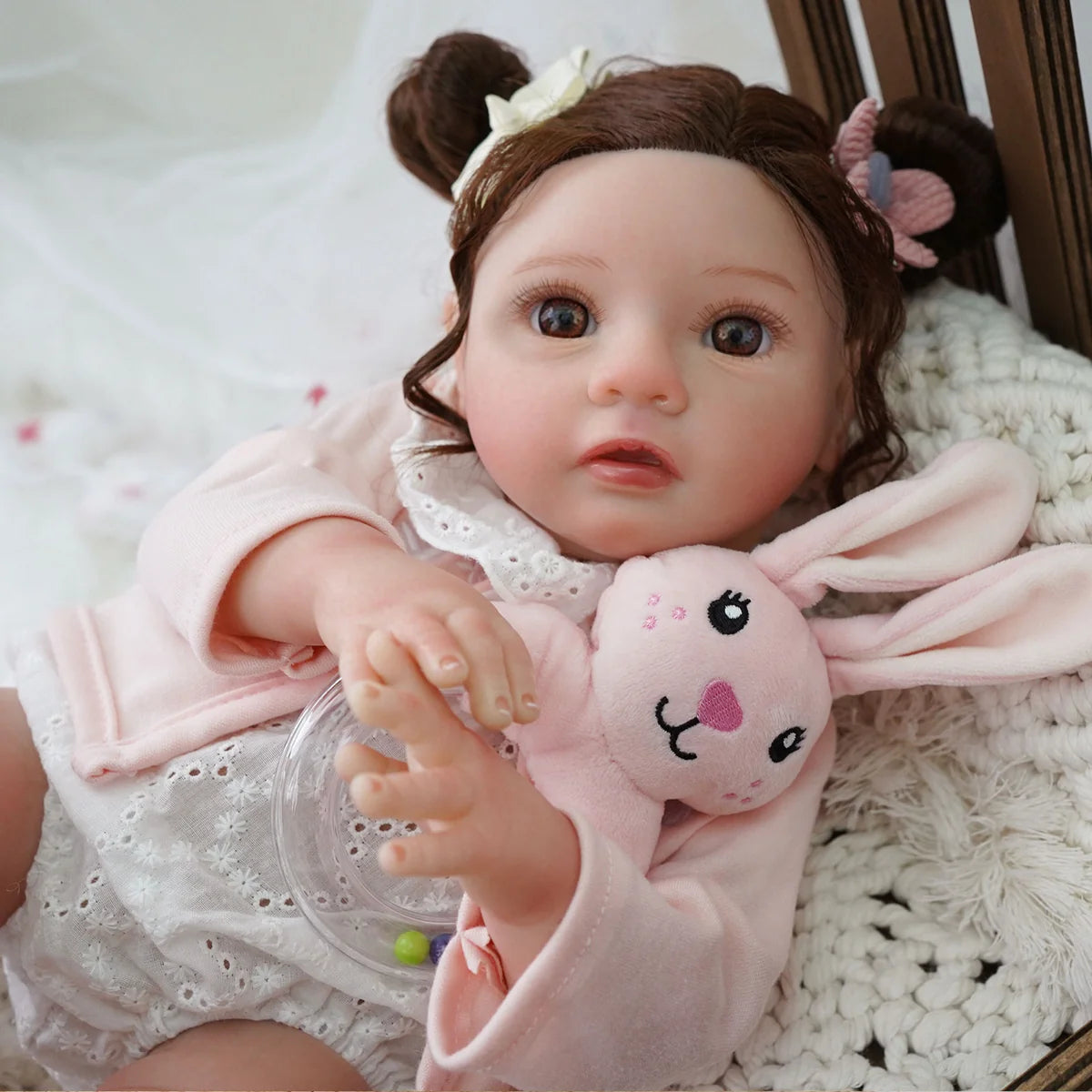 Boneca Bebê Reborn Brastoy Realista Silicone 48cm Conjunto de Roupa Chupeta Mamadeira Certidão Fralda e Pelúcia Pode Dar Banho Roupa