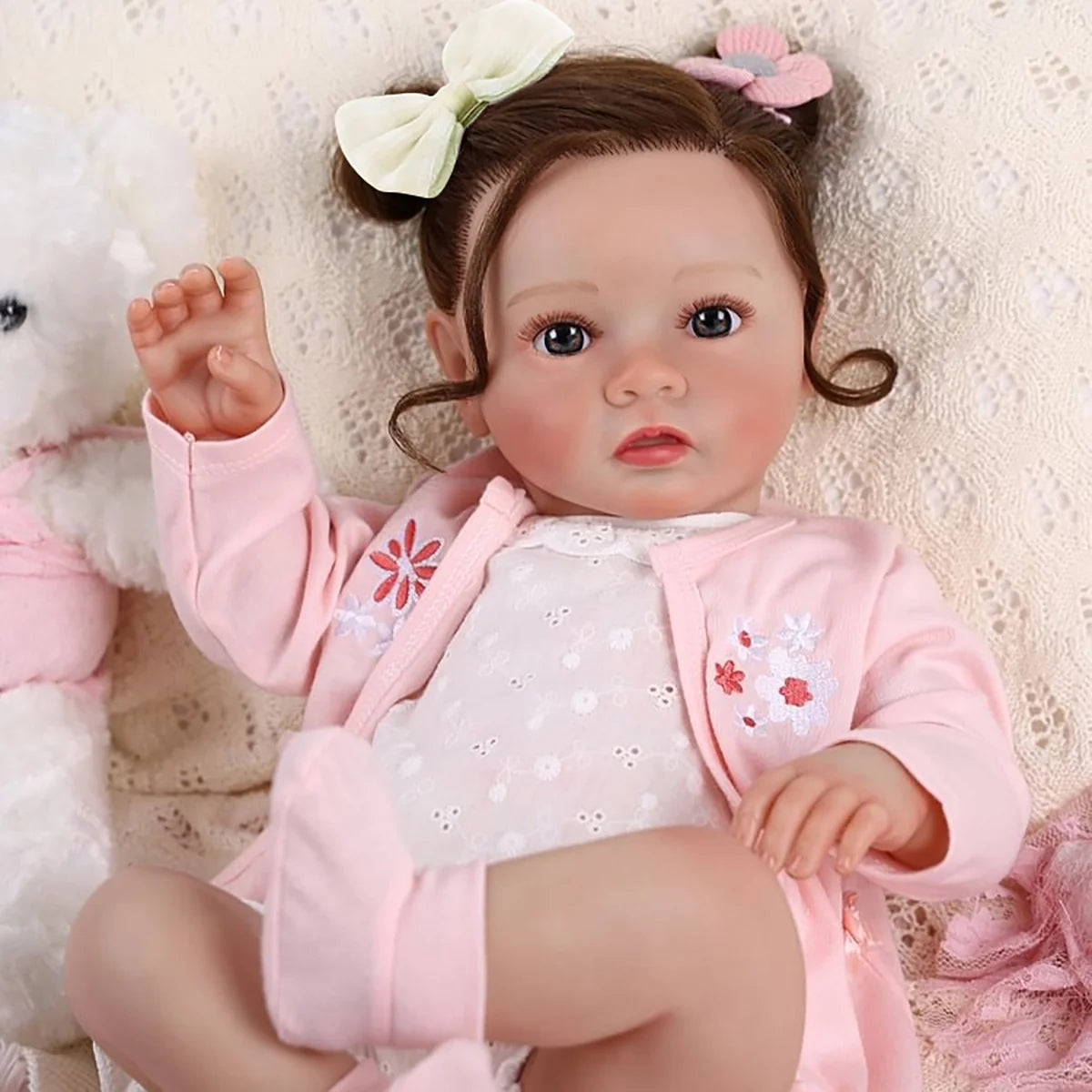 Boneca Bebê Reborn Brastoy Realista Silicone 48cm Conjunto de Roupa Chupeta Mamadeira Certidão Fralda e Pelúcia Pode Dar Banho Roupa