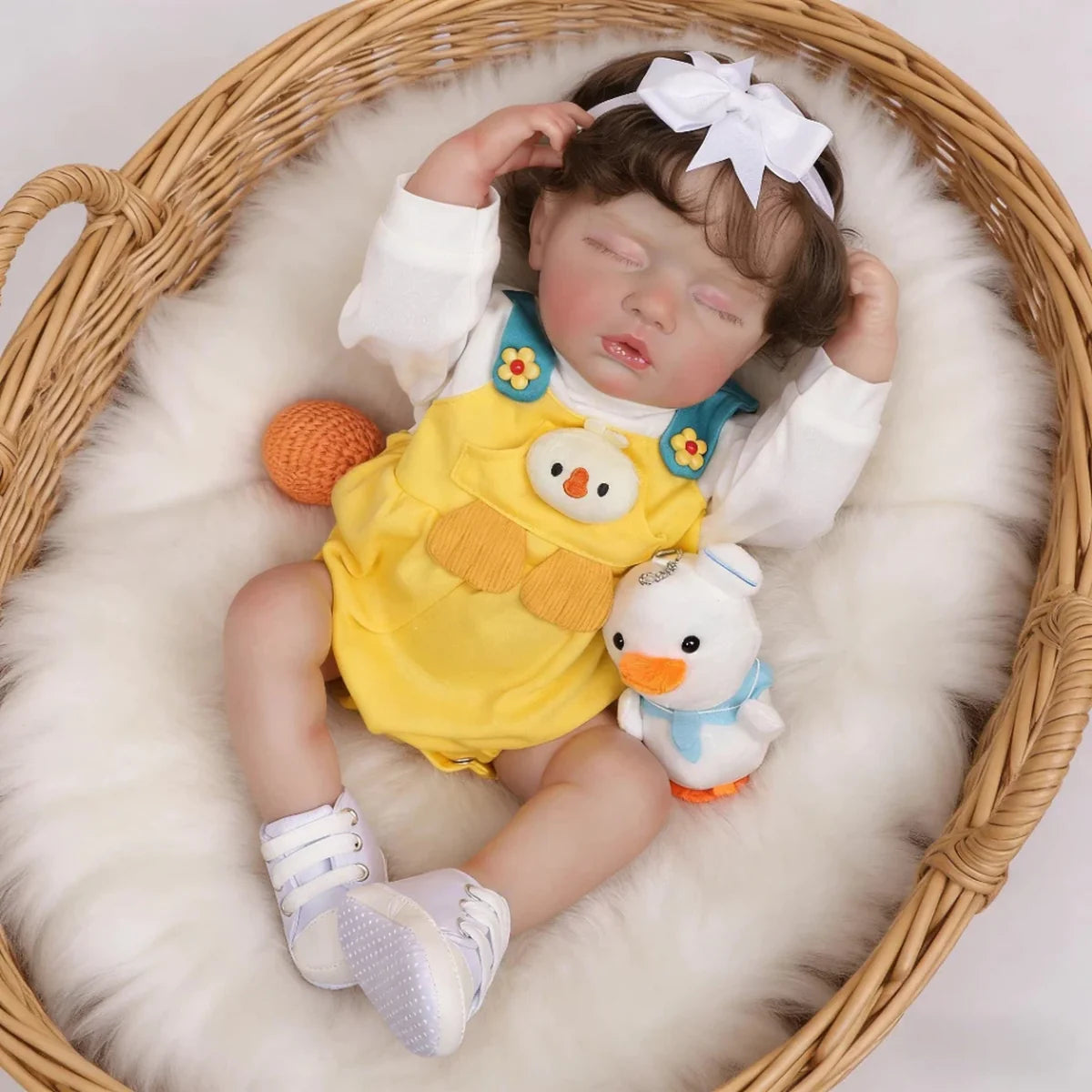 Boneca Bebê Reborn Silicone Realista 48cm Menina Olho fechado Pode dar Banho Brastoy