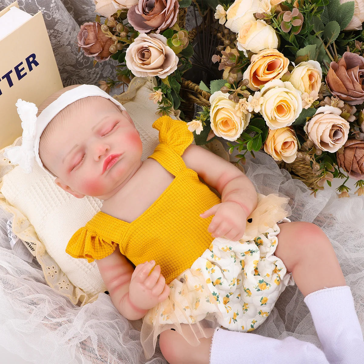 Bebê Reborn Boneca Corpo de silicone Pode Dar Banho 48cm Conjunto de Roupa Chupeta Mamadeira Fralda Certidão e Pelúcia Brastoy