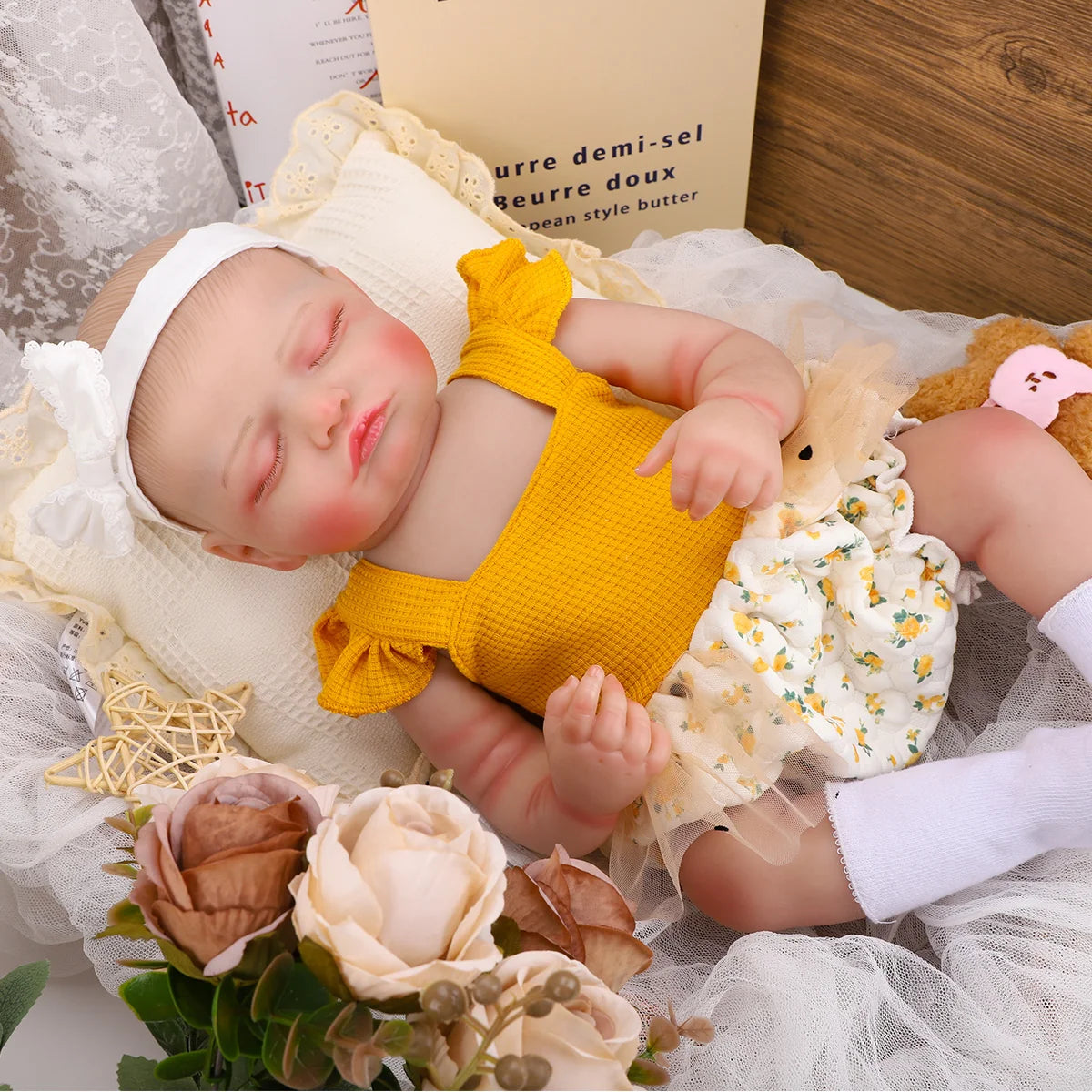 Bebê Reborn Boneca Corpo de silicone Pode Dar Banho 48cm Conjunto de Roupa Chupeta Mamadeira Fralda Certidão e Pelúcia Brastoy