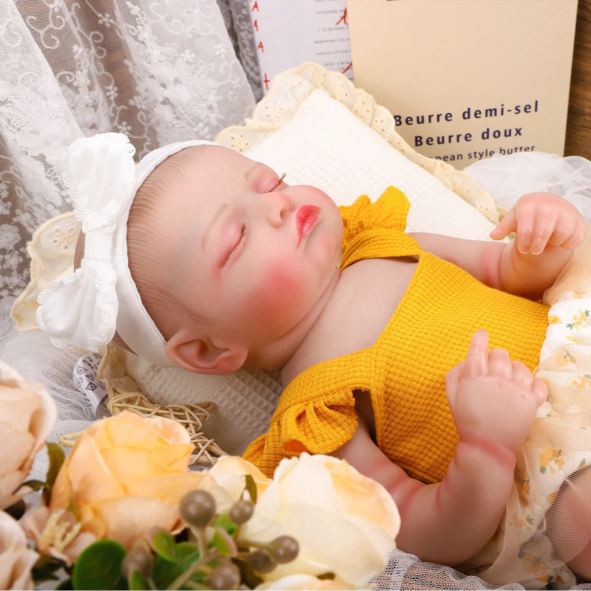 Bebê Reborn Boneca Corpo de silicone Pode Dar Banho 48cm Conjunto de Roupa Chupeta Mamadeira Fralda Certidão e Pelúcia Brastoy