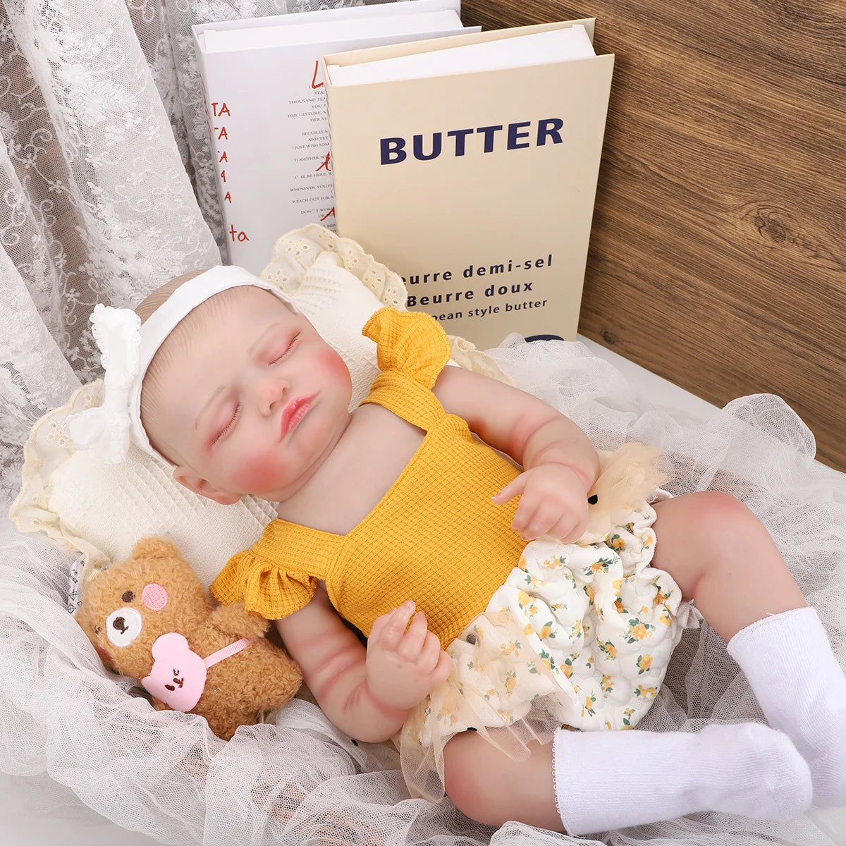Bebê Reborn Boneca Corpo de silicone Pode Dar Banho 48cm Conjunto de Roupa Chupeta Mamadeira Fralda Certidão e Pelúcia Brastoy