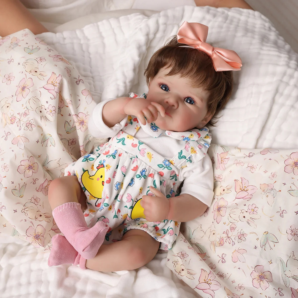 Bebê Reborn Boneca Corpo de silicone Pode Dar Banho 48cm Conjunto de Roupa Chupeta Mamadeira Fralda Certidão e Pelúcia Brastoy