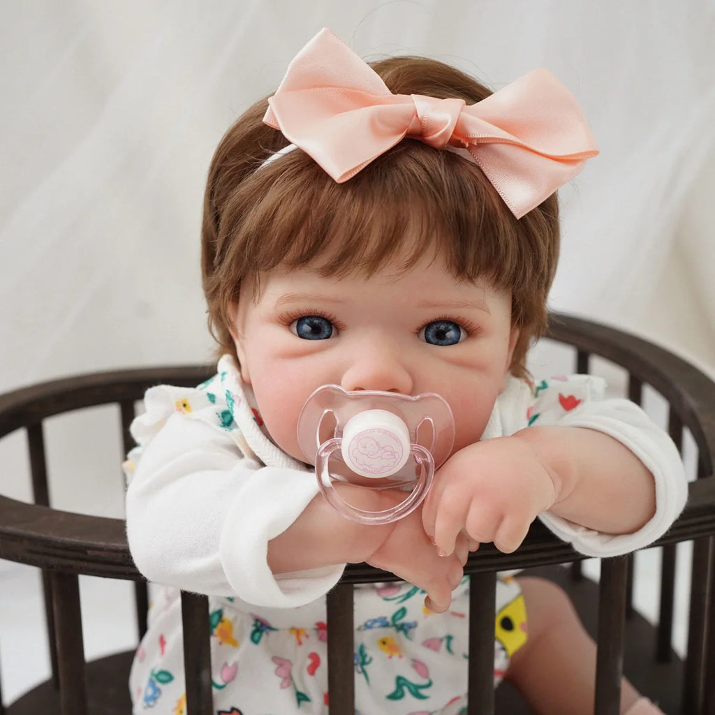 Bebê Reborn Boneca Corpo de silicone Pode Dar Banho 48cm Conjunto de Roupa Chupeta Mamadeira Fralda Certidão e Pelúcia Brastoy