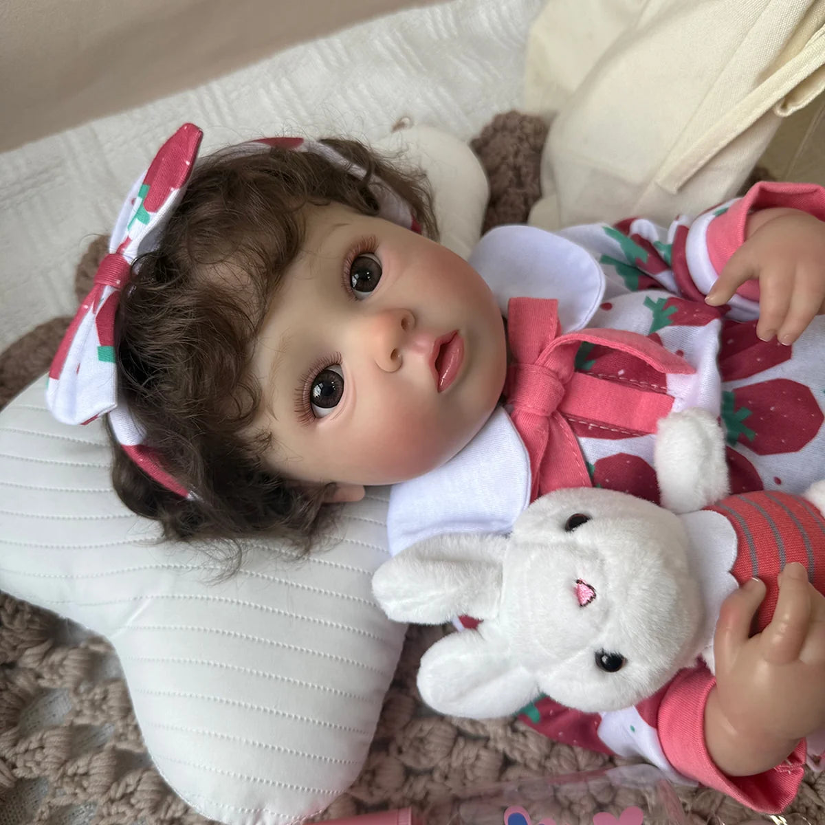 Boneca Bebê Reborn 48cm Menina Olho Castanho Pode dar Banho Com Acessórios Brastoy