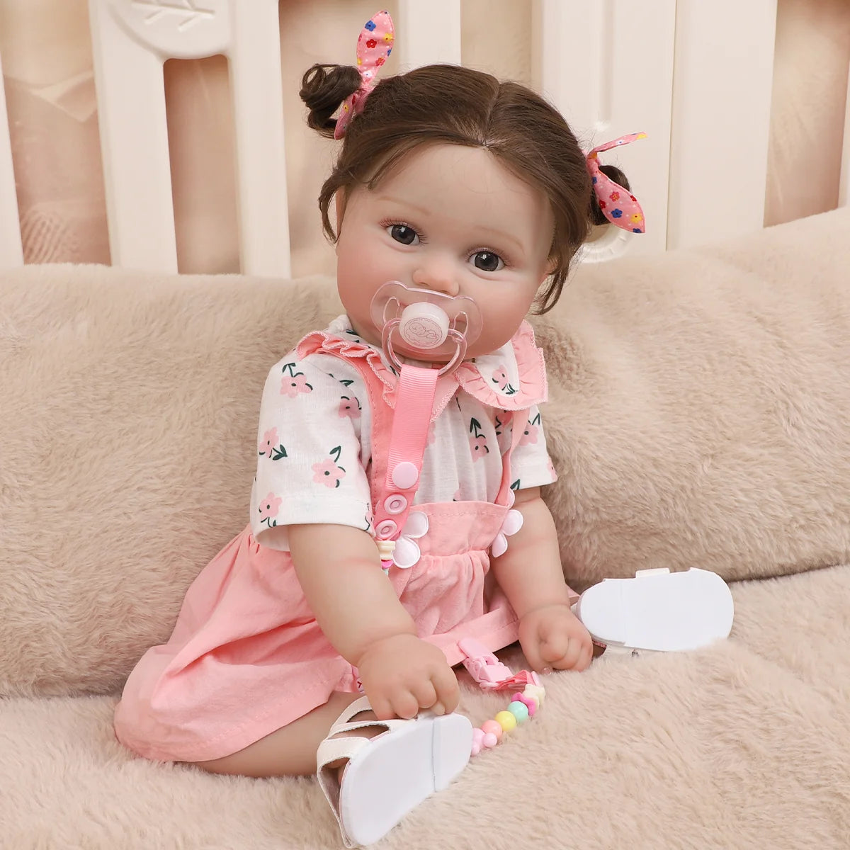 Boneca Bebê Reborn 48cm Menina Silicone Olho Castanho com Acessórios Brastoy