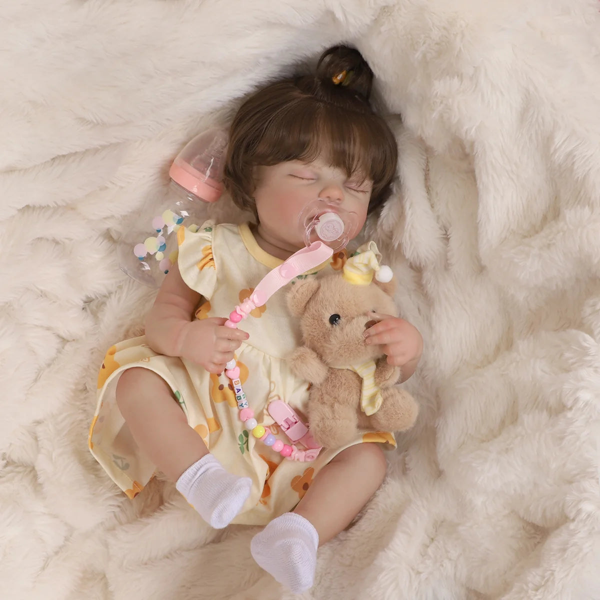 Boneca Bebê Reborn Silicone 48cm Menina Olho fechado Pode dar Banho com Acessórios Brastoy