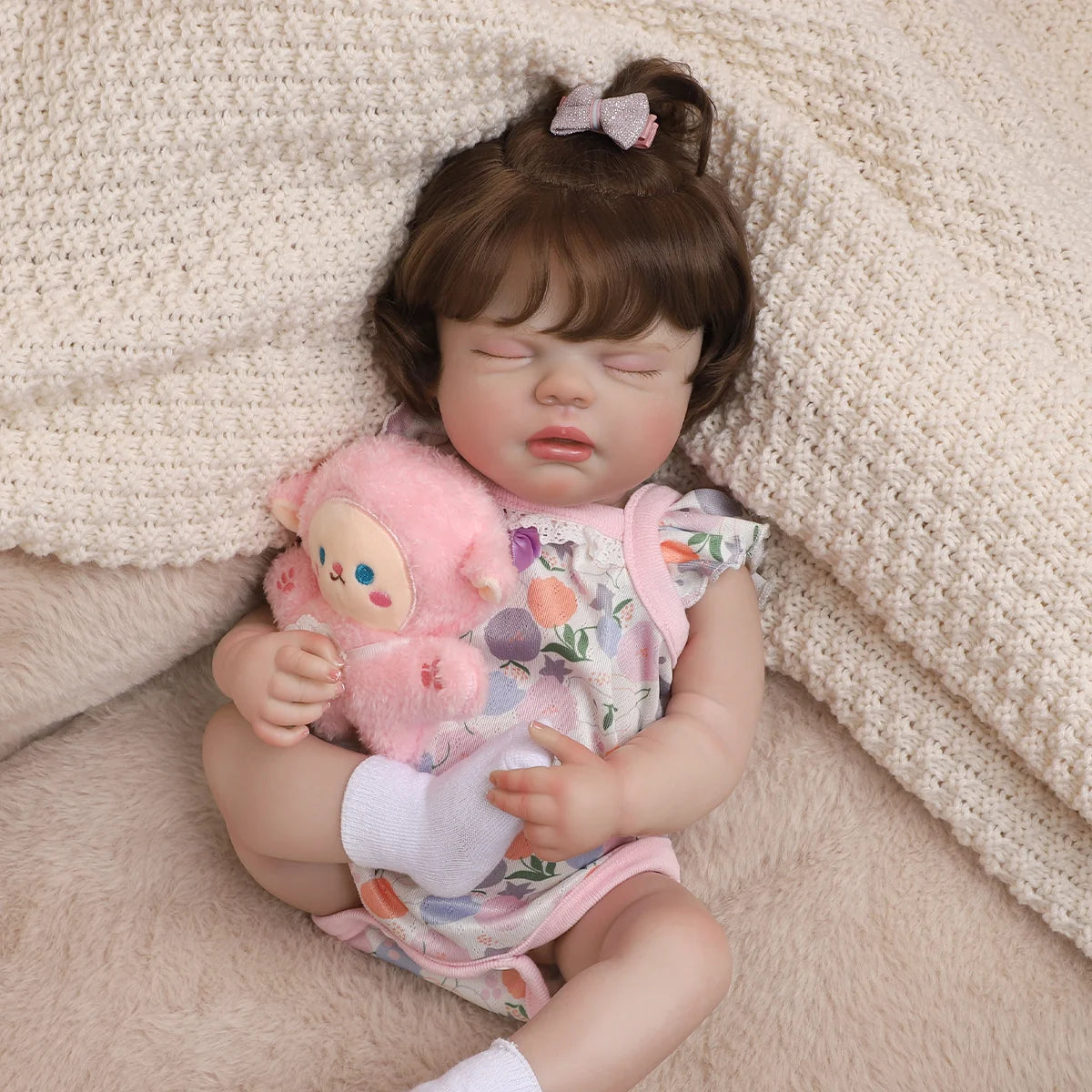 Boneca Bebê Reborn Silicone 48cm Menina Olho Fechado Rosa Pode dar Banho com Acessórios Brastoy