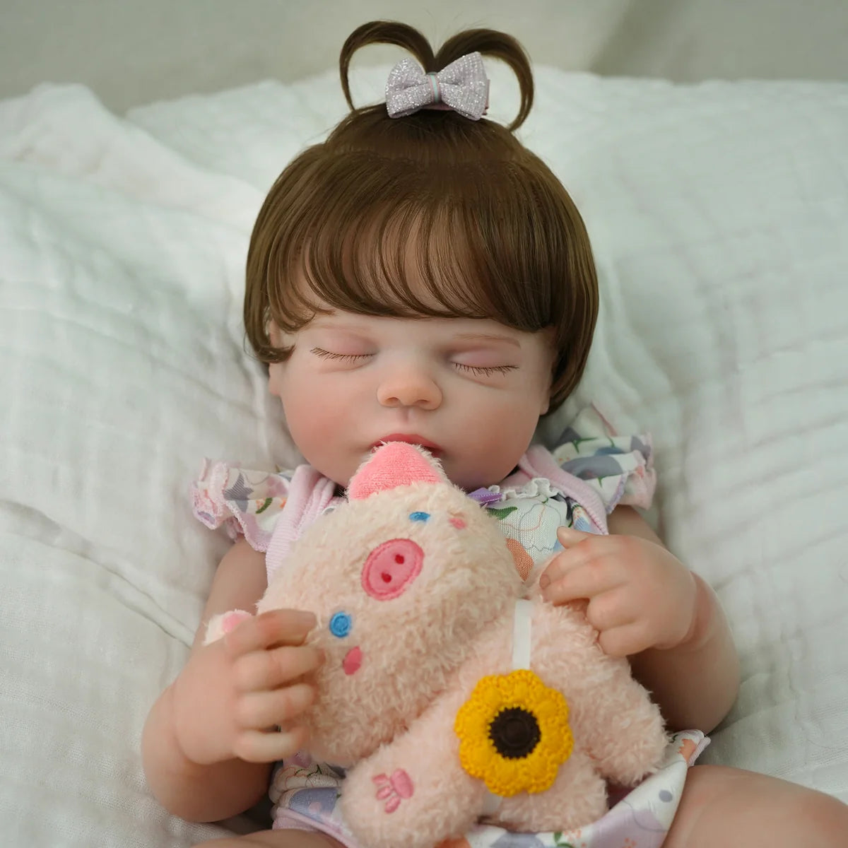 Boneca Bebê Reborn Silicone 48cm Menina Olho Fechado Rosa Pode dar Banho com Acessórios Brastoy