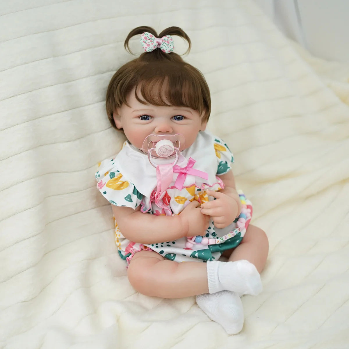 Boneca Bebê Reborn Realista Menina 48cm Corpo De Silicone Com Olhos Azuis Com Acessório Brastoy