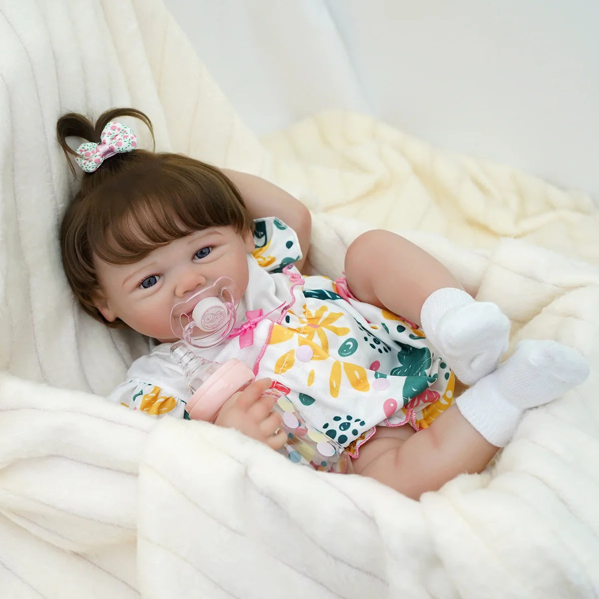 Boneca Bebê Reborn Realista Menina 48cm Corpo De Silicone Com Olhos Azuis Com Acessório Brastoy